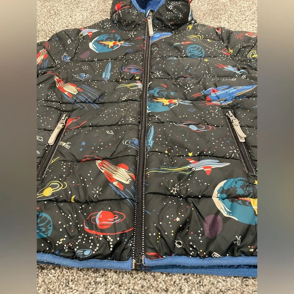 Hanna Andersson boy's space print black hooded puffer jacket, size 140 / 10. - Picture 2 of 12